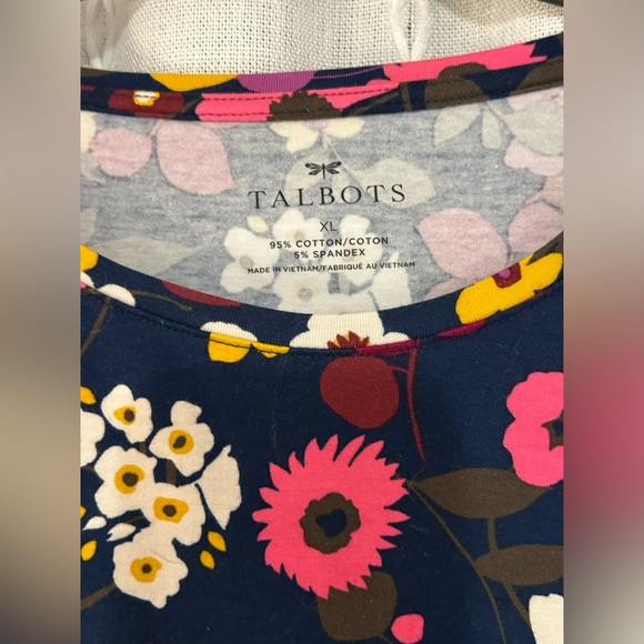 Talbots floral, long sleeve shirt. Sz XL - Picture 2 of 4